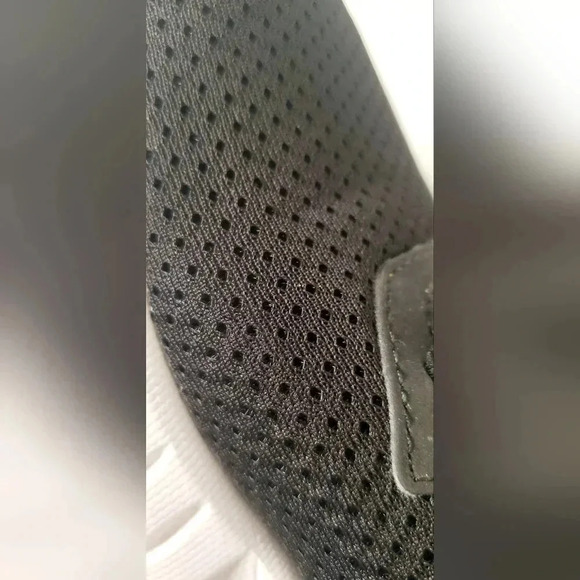 Reebok Energen Lite Running Athletic Laceup  Shoe Black& White Sz 6 US Fuel Foam - Picture 8 of 8